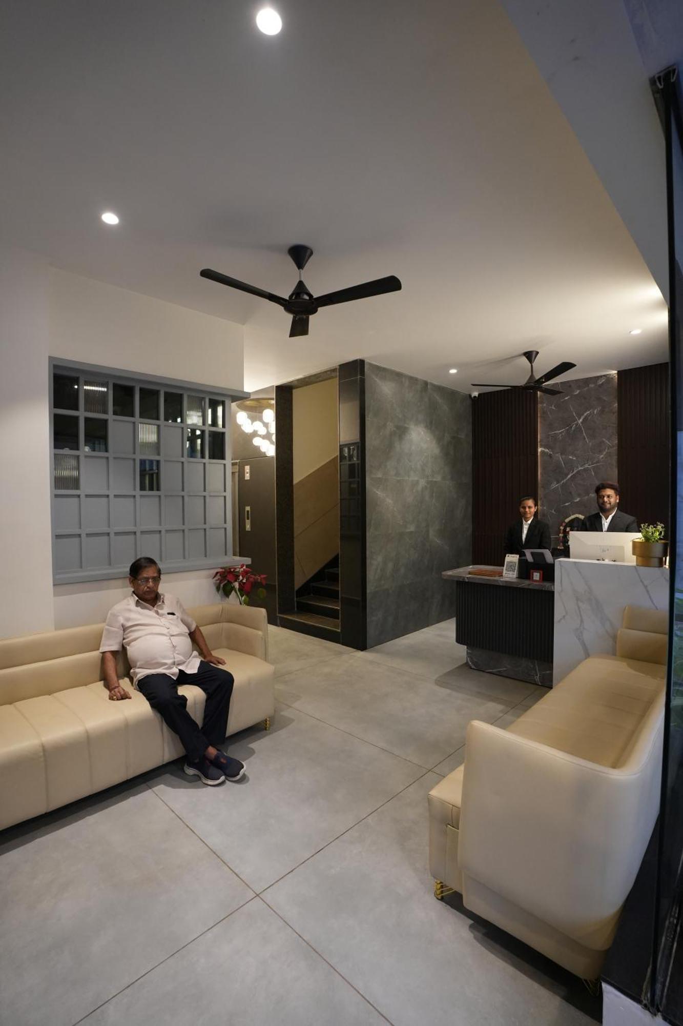 Hotel Swathi هوسبيت المظهر الخارجي الصورة