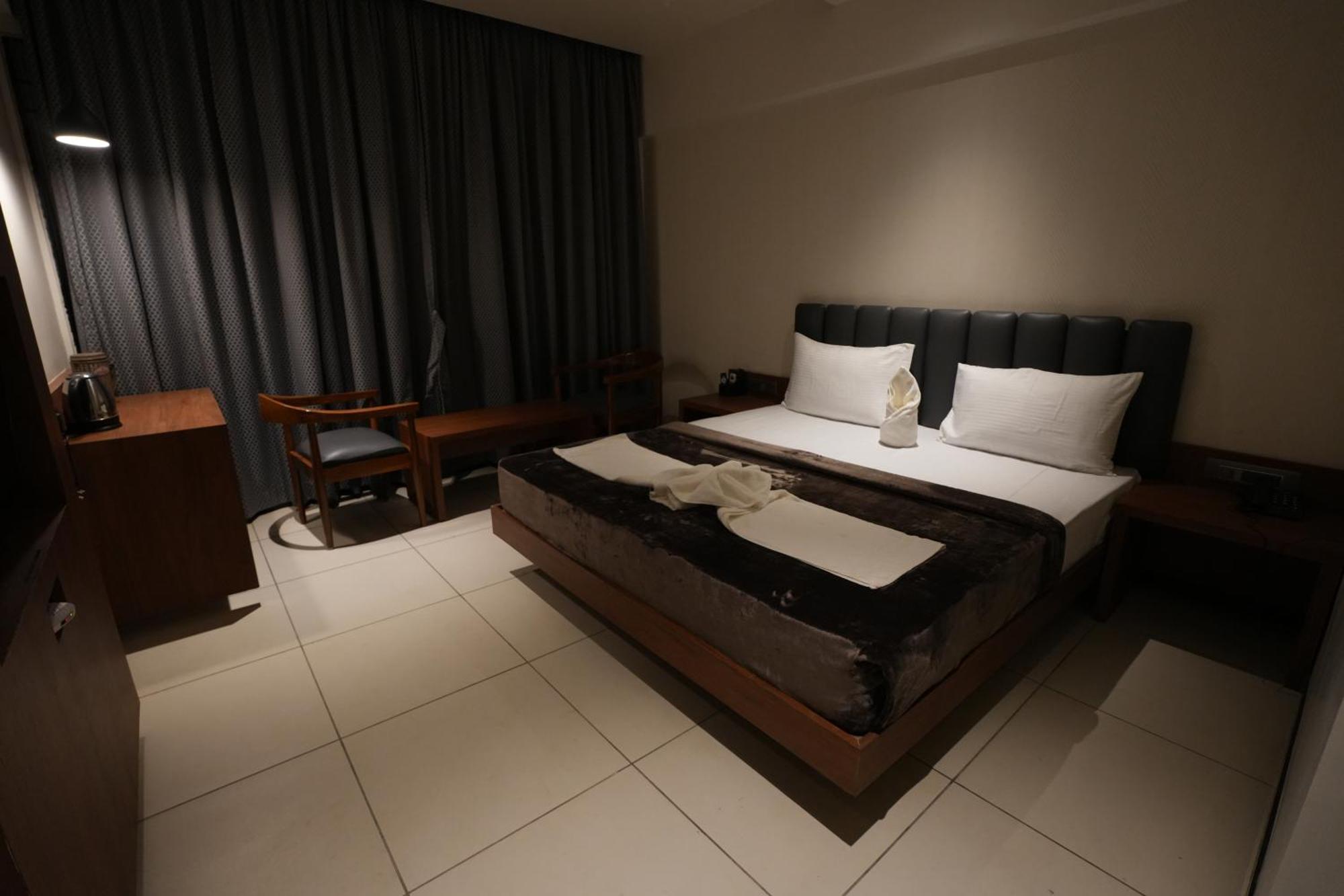 Hotel Swathi هوسبيت المظهر الخارجي الصورة
