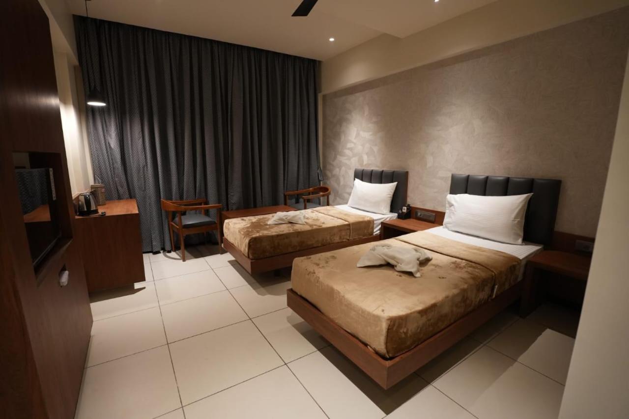 Hotel Swathi هوسبيت المظهر الخارجي الصورة