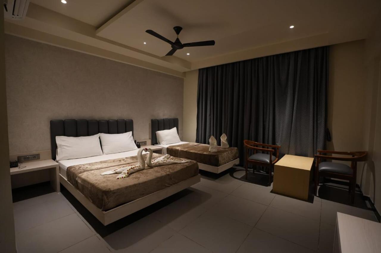 Hotel Swathi هوسبيت المظهر الخارجي الصورة
