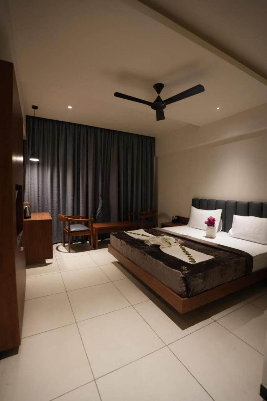 Hotel Swathi هوسبيت المظهر الخارجي الصورة