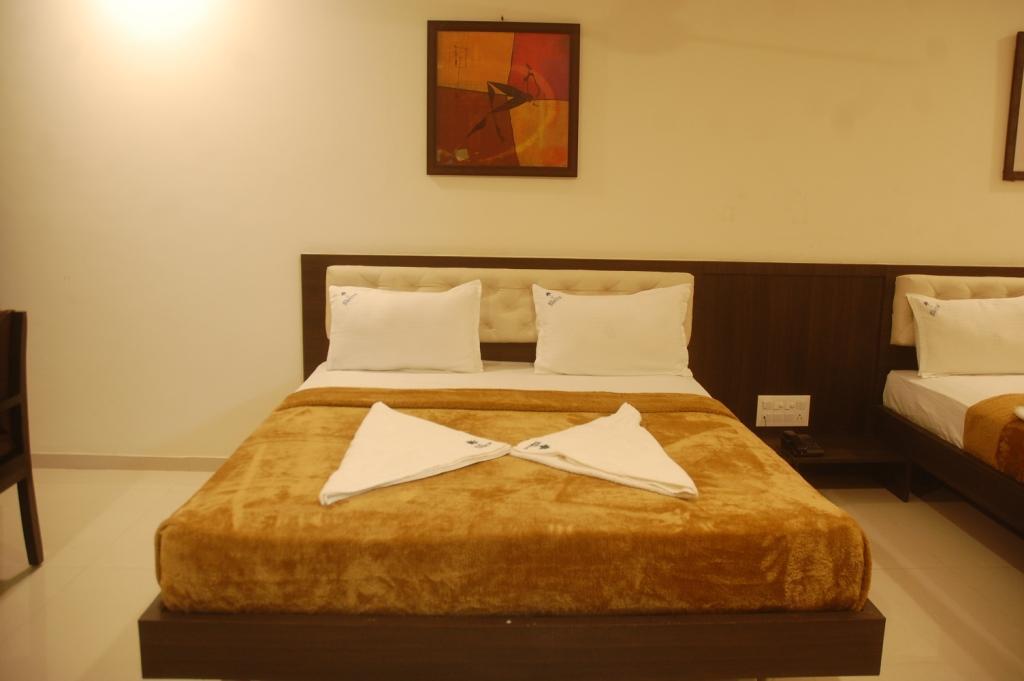 Hotel Swathi هوسبيت المظهر الخارجي الصورة